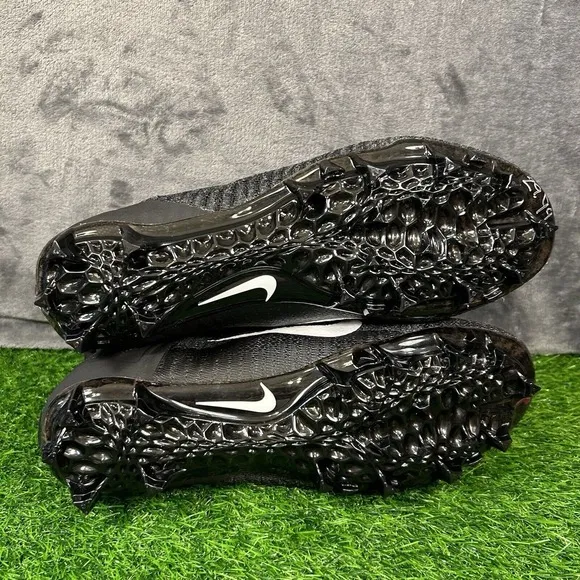 Nike Alpha Menace Elite 2 Mens 12.5‎ W Black White Football Cleats High Top NEW