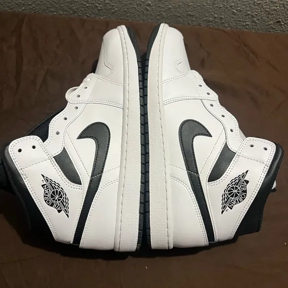 Nike Black and White Athletic Shoes Air Jordan 1 Mid Nike men size 11 new