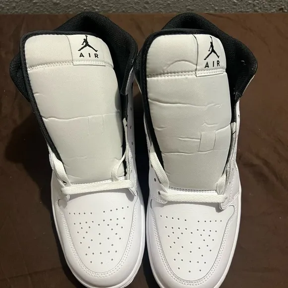 Nike Black and White Athletic Shoes Air Jordan 1 Mid Nike men size 11 new