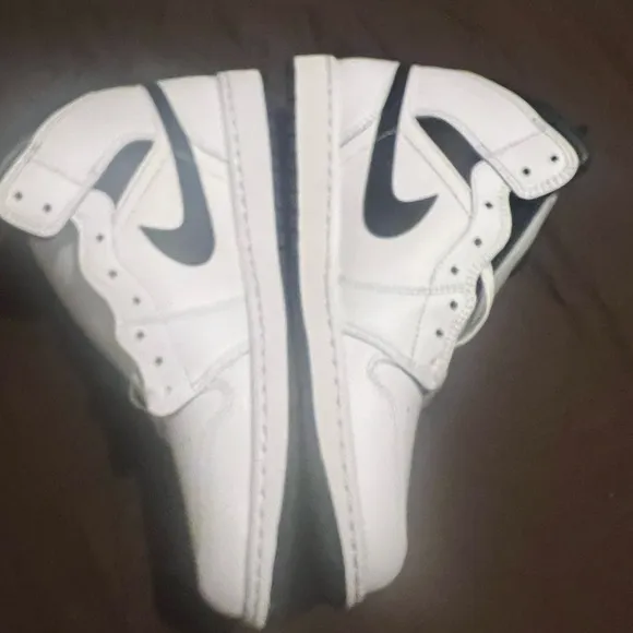 Nike Black and White Athletic Shoes Air Jordan 1 Mid Nike men size 11 new