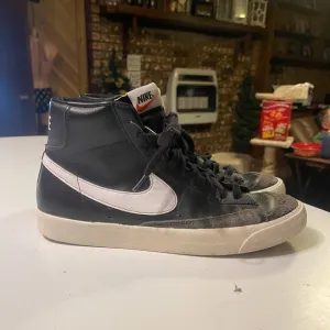 Nike Blazer ‘77 Vintage Men’s Size 11.5 Mid Black Sail Sneakers Shoes