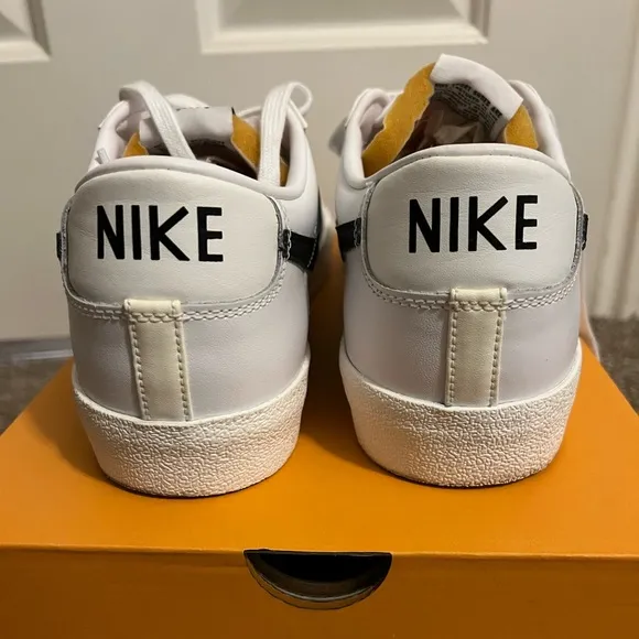 Nike Blazer Low ‘77 Vintage Sneaker, Black and White w/ Grey Sheepskin, Size 12