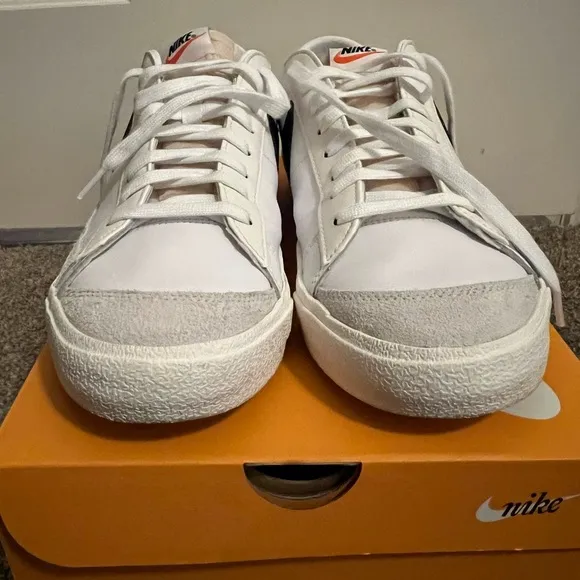 Nike Blazer Low ‘77 Vintage Sneaker, Black and White w/ Grey Sheepskin, Size 12