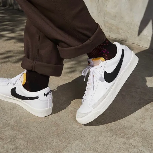 Nike Blazer Low ‘77 Vintage Sneaker, Black and White w/ Grey Sheepskin, Size 12
