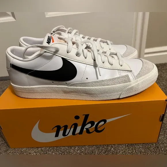 Nike Blazer Low ‘77 Vintage Sneaker, Black and White w/ Grey Sheepskin, Size 12