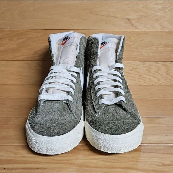 Nike Blazer Mid '77 Vintage Size 10.5 Olive Green Womens Shoes DV7006-201
