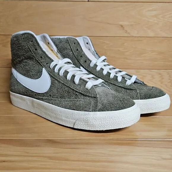 Nike Blazer Mid '77 Vintage Size 10.5 Olive Green Womens Shoes DV7006-201