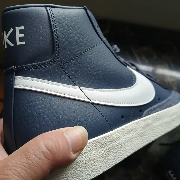 Nike Blazer Mid 77 Vintage Streetwear/Lifestyle Shoes Size 9.5 Men/11 Women
