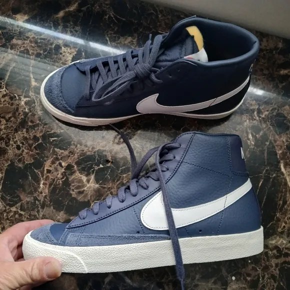 Nike Blazer Mid 77 Vintage Streetwear/Lifestyle Shoes Size 9.5 Men/11 Women