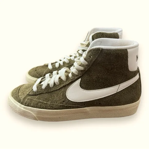 Nike Blazer Mid '77 Vintage Tennis Shoes High Suede DV7006-200 Women’s Size 9.5