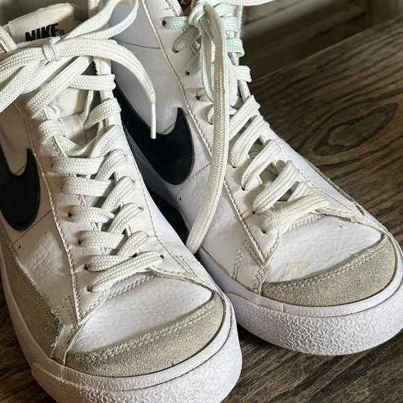 Nike Blazer Mid 77 Youth Size 6.5Y US White Black Shoes Sneakers DA4086-100