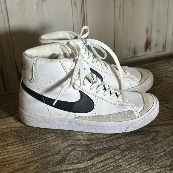 Nike Blazer Mid 77 Youth Size 6.5Y US White Black Shoes Sneakers DA4086-100