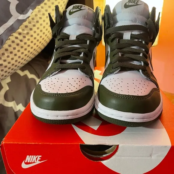 Nike Cargo Khaki High