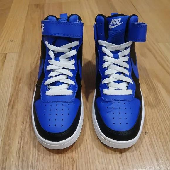 Nike Court Borough Mid II Streetwear/Lifestyle Shoes Size 6 Youth/7.5 Wo…