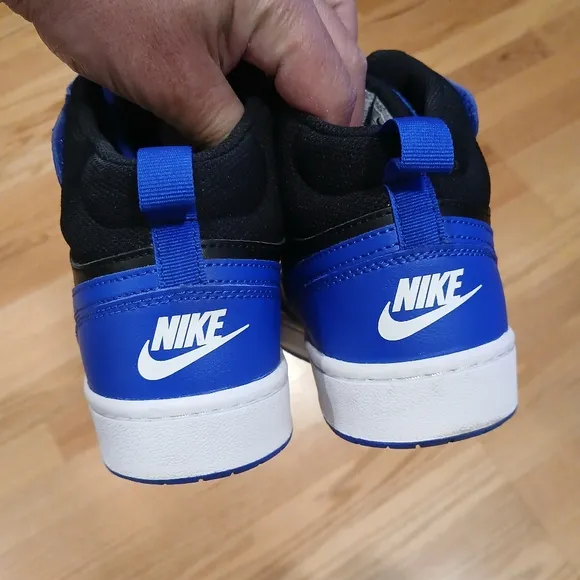 Nike Court Borough Mid II Streetwear/Lifestyle Shoes Size 6 Youth/7.5 Wo…