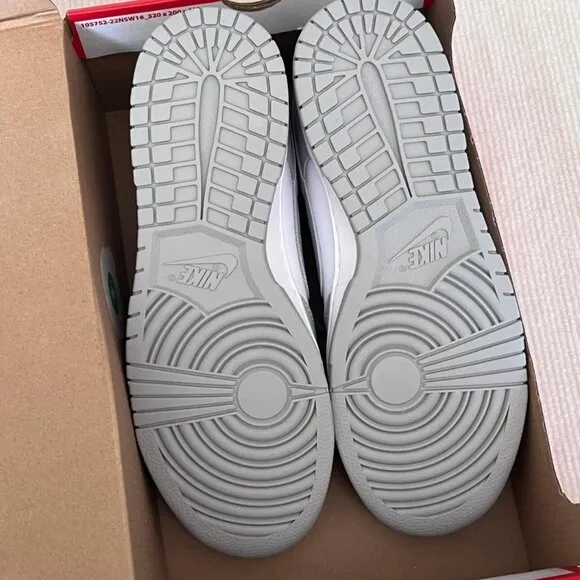 Nike dunk low grey and white women's sports shoes