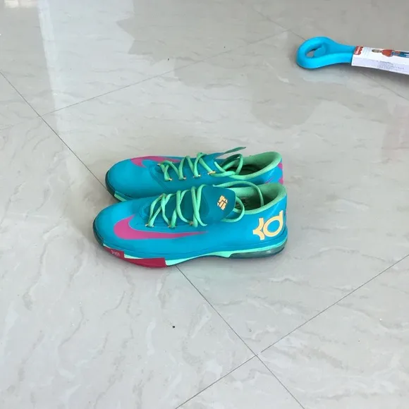 Nike kd 6 Athletic Shoes Teal and Pink