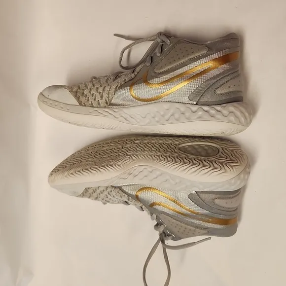 Nike KD Trey 6Y shoes