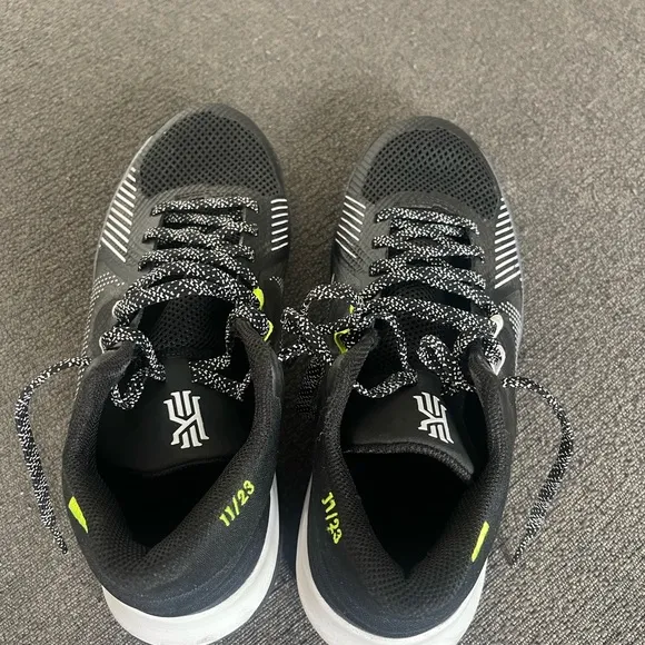 Nike Kyrie Flytrap 5 Grade School