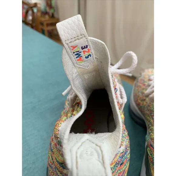 Nike Lebron 15 Rare Fruity Pebbles Youth Size 4.5 Y Rainbow White 922811-900