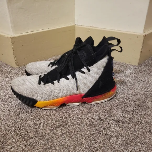 Nike LeBron 16 GS Space Travel White Laser Orange athletic shoes size 6.5