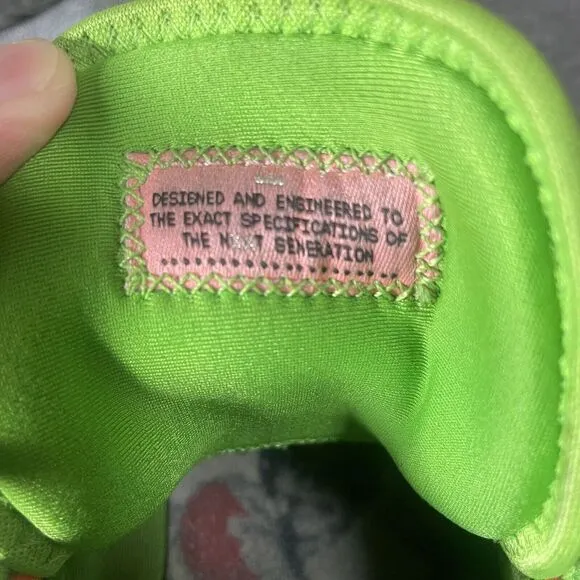 Nike Lebron XX 20 GS Stocking Stuffer Shoes Grinch Youth US 7Y DQ8646-300