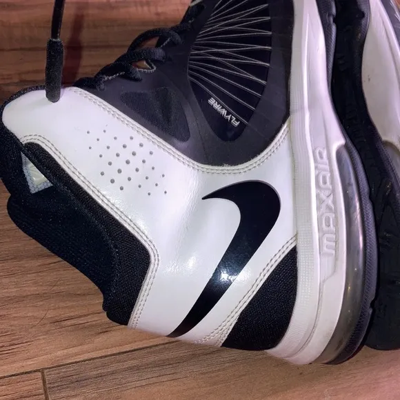 Nike Max Air Flywire basketball Sneakers men’s sports shoes Black n White sz 11