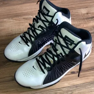 Nike Max Air Flywire basketball Sneakers men’s sports shoes Black n White sz 11