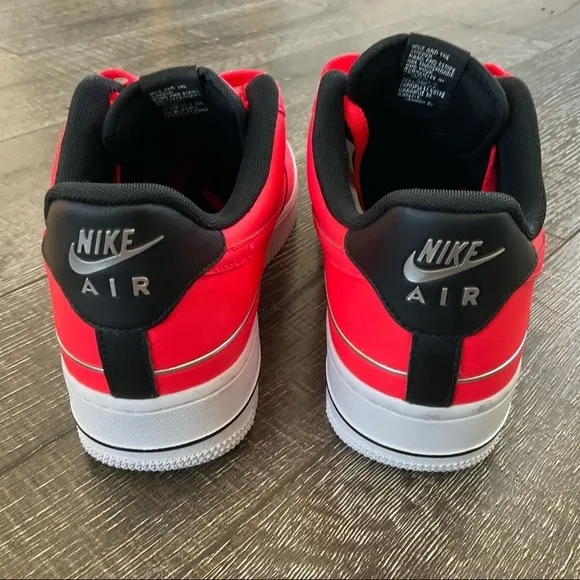 Nike Men’s Air Force 1 Low ‘07 Laser Crimson sneakers