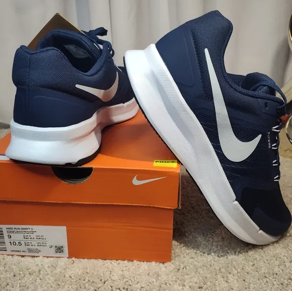 Nike Men's Athletic Shoes - Navy and White