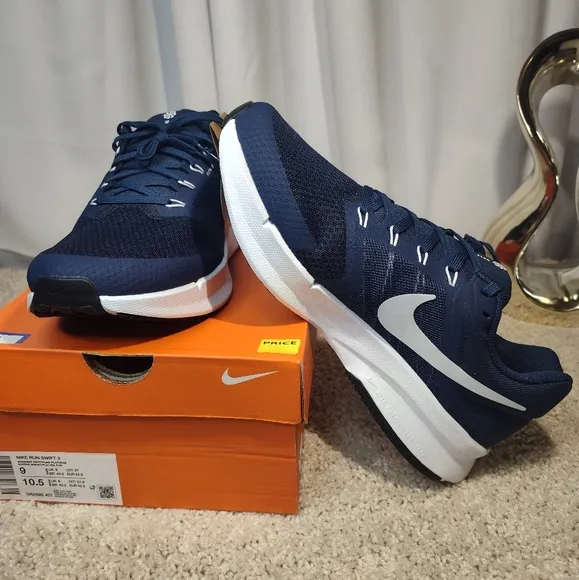 Nike Men's Athletic Shoes - Navy and White