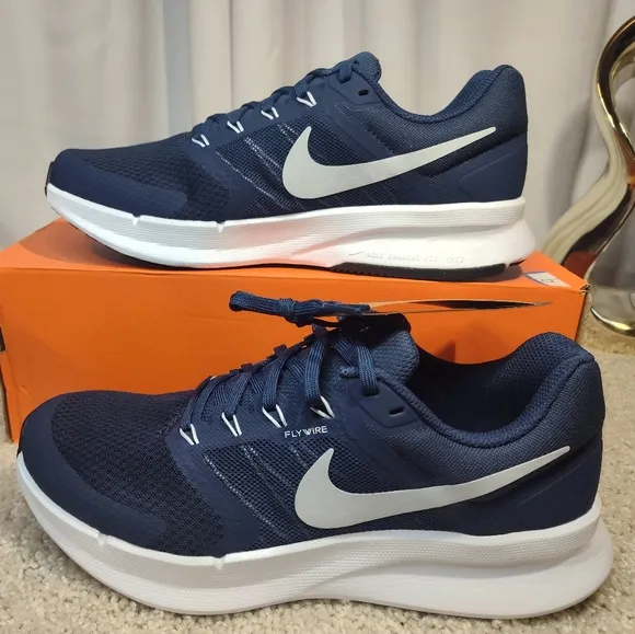 Nike Men's Athletic Shoes - Navy and White