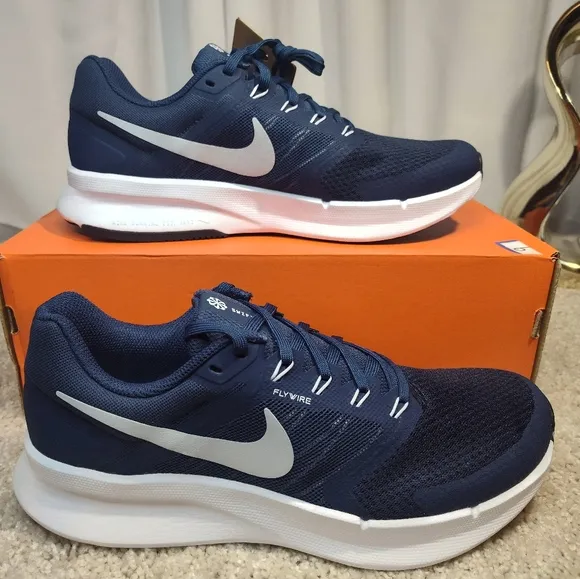 Nike Men's Athletic Shoes - Navy and White
