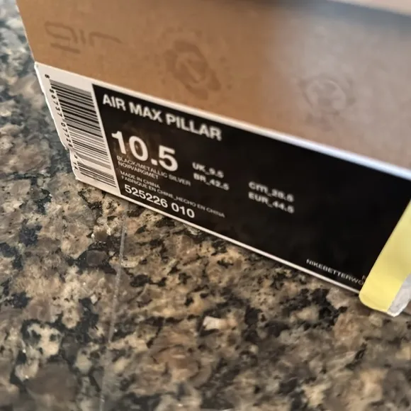 Nike Men's Black air max pillar EUC 10.5