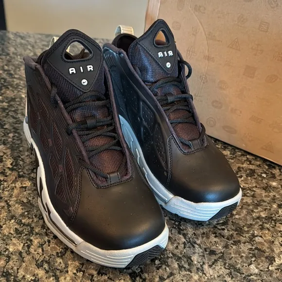 Nike Men's Black air max pillar EUC 10.5
