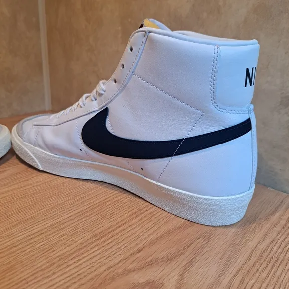 Nike Men's Blazer Mid '77 Vintage Shoes