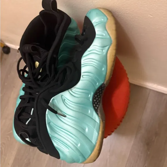 Nike Men’s Foamposite Shoes - Aqua and Black
