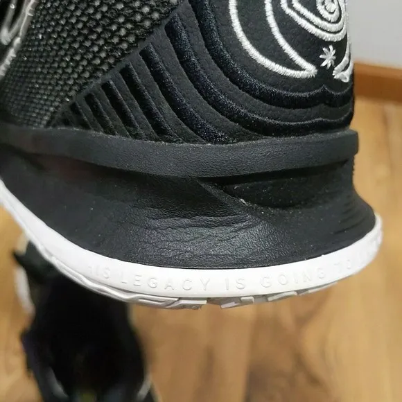 Nike Mens Kyrie 7 Brooklyn Nets 2020 Size 8.5 Black Air Zoom Sneakers Basketball