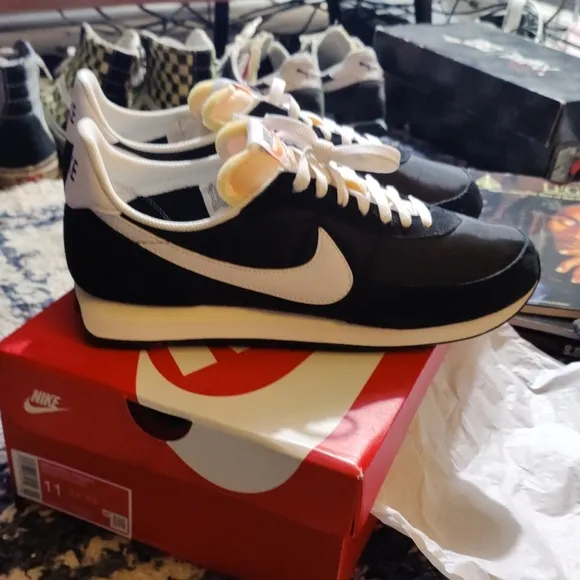 Nike Men's Vintage Retro Size 11 Black And White