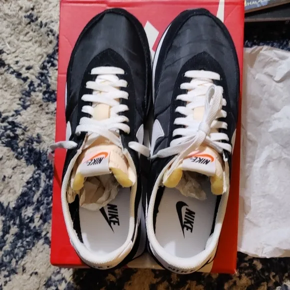 Nike Men's Vintage Retro Size 11 Black And White