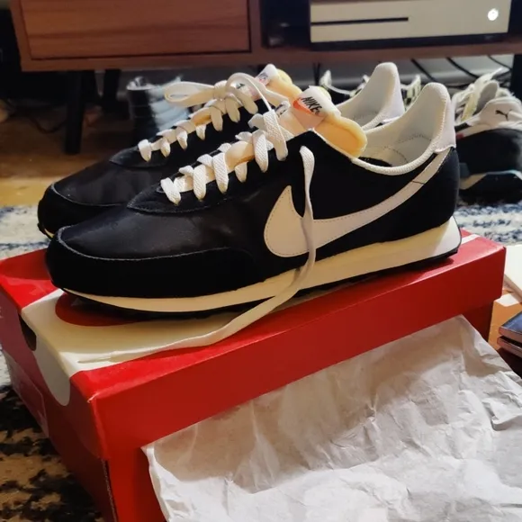 Nike Men's Vintage Retro Size 11 Black And White