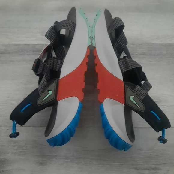 NIKE Oneonta Sandals