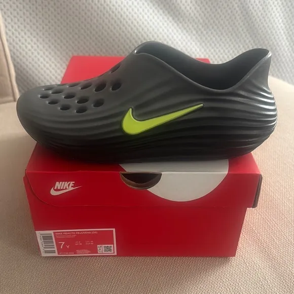 Nike ReactX Rejuven8 Slip-On Shoes