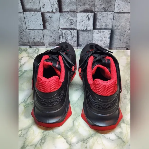 Nike Savaleos V02 Black Red White Weightlifting Shoes Size 10