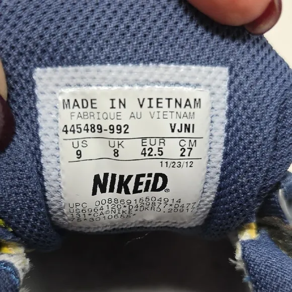 Nike Shox Michigan Yellow and Blue Athletic Shoes Mens Size 9