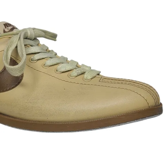 Nike Vintage Bowling Shoes Size 9