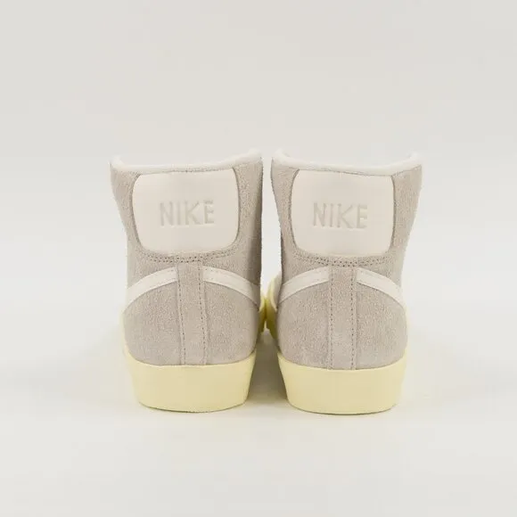 Nike Women's Blazer Mid '77 Vintage Light Bone Alabaster DV7006-001 size 6 - 12