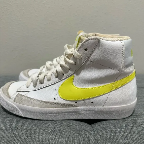 Nike Women's Nike Blazer Mid 77 White Lemon Venom Sneaker