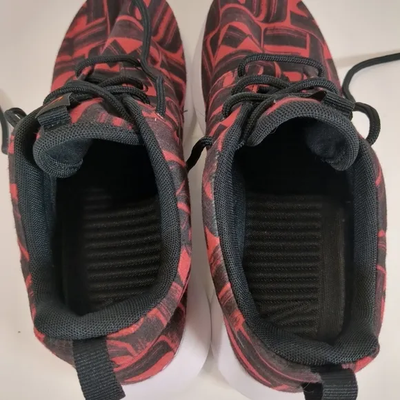 Nike women's Roshe One Print, red and black shoes, size 7.5