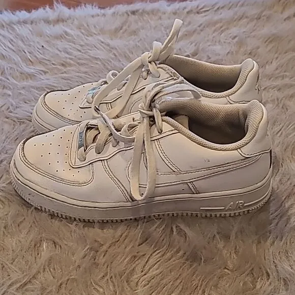 Nike youth white Air force ones size 6y